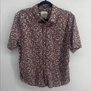 Katin geometric print short sleeve button up shirt sz L